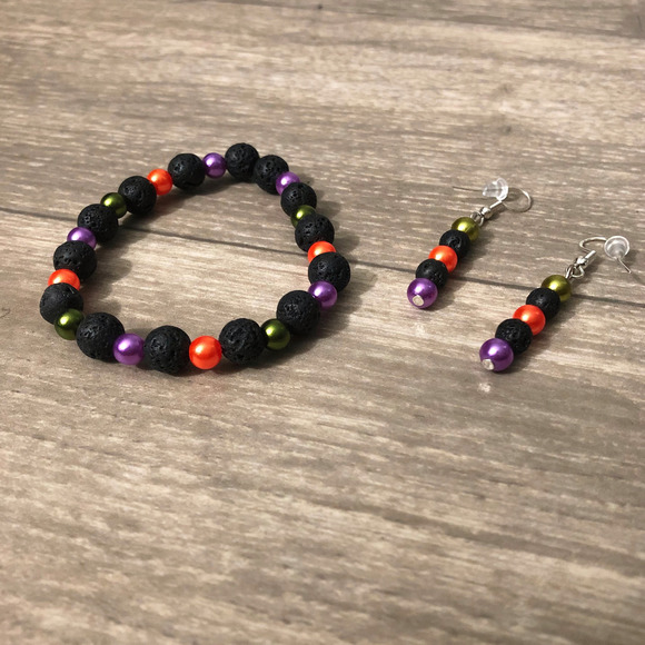 Handmade fall beaded stretch bracelet with earring set - Picture 3 of 5